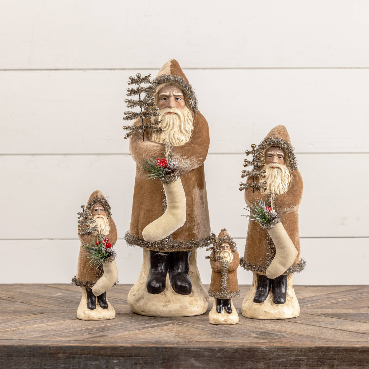 FAWN VELVET BELSNICKLE ORNAMENT