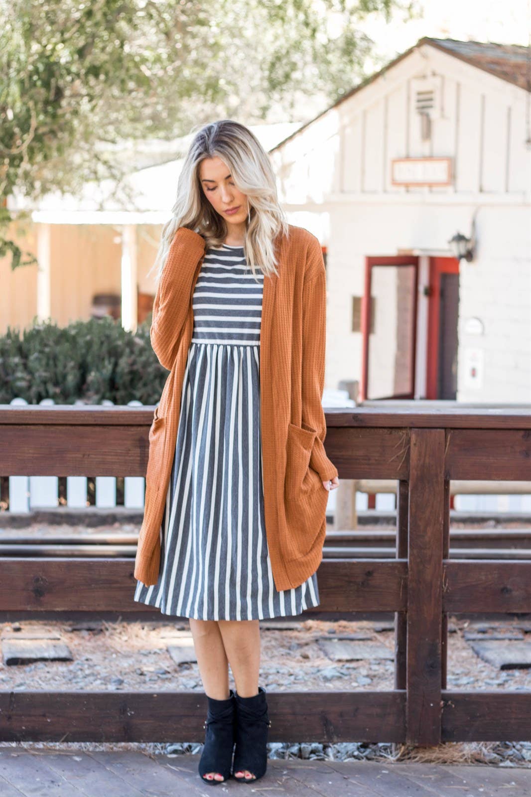 Waffle Knit Pocket Scarlet Cardigan | S-3X