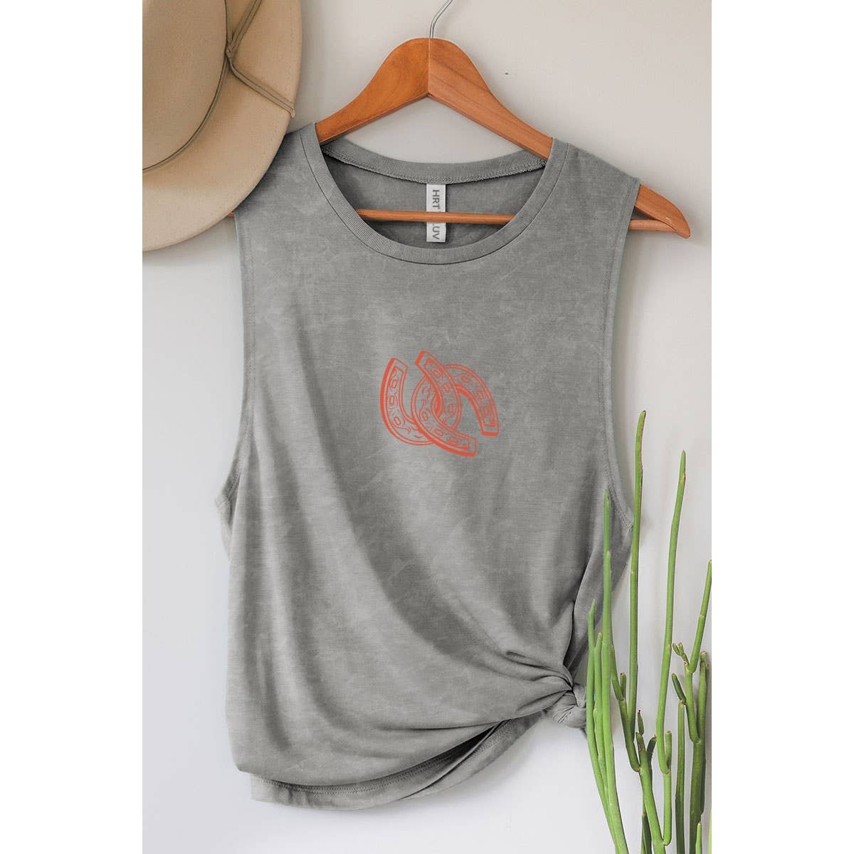 HORSESHOE GRAPHIC TANK TOP
