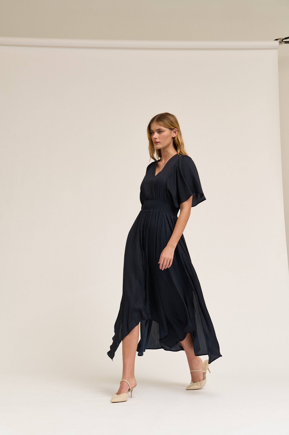  UNBALANCED SKIRT MAXI DRESS