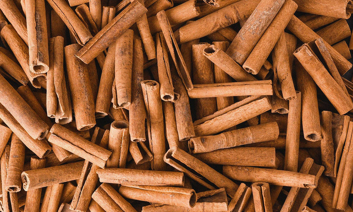 14 oz Milkbottle Candle: Cinnamon Fireside