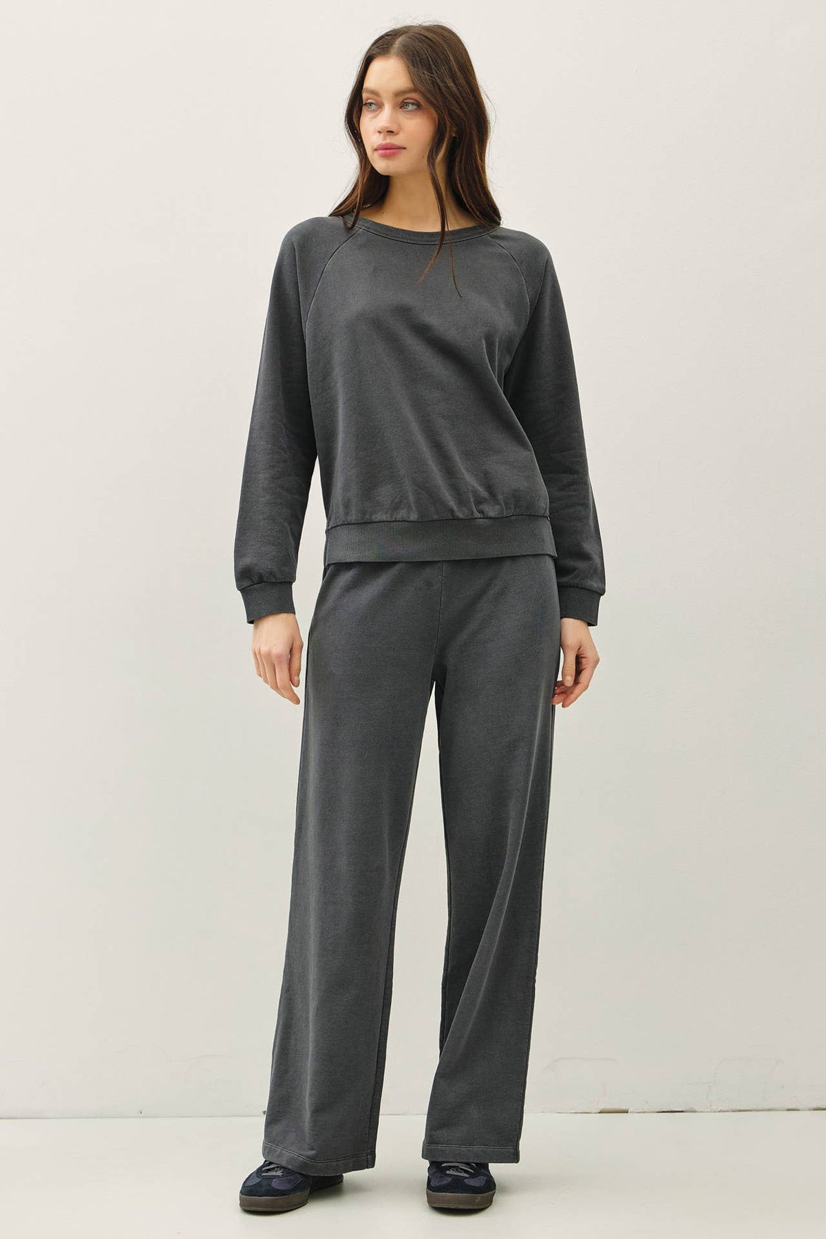 ACID WASH PULLOVER RAGLAN SWEATSHIRT