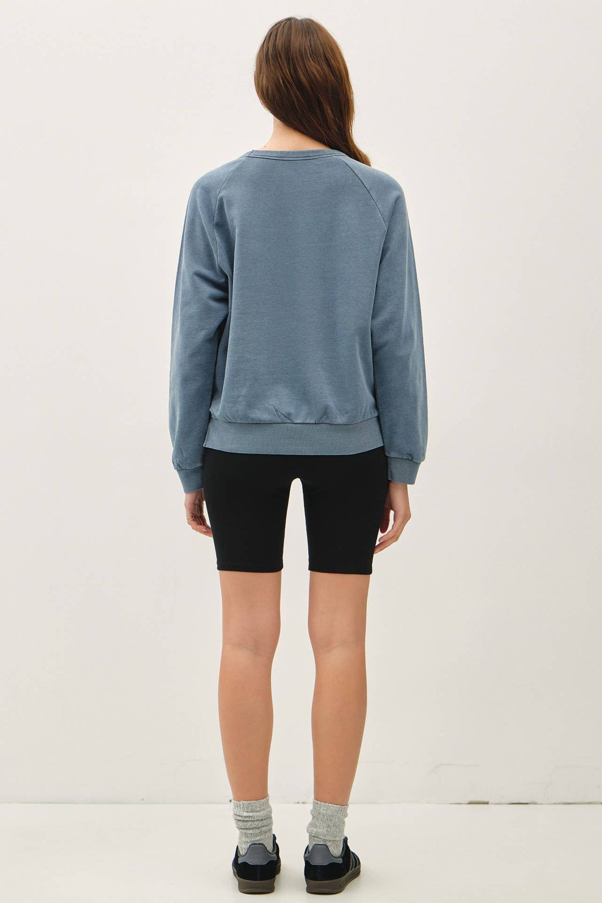 ACID WASH PULLOVER RAGLAN SWEATSHIRT