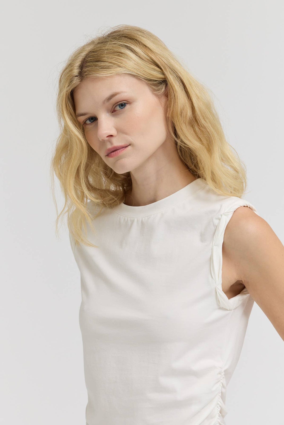  TWIST DETAIL COTTON SLEEVELESS TOP