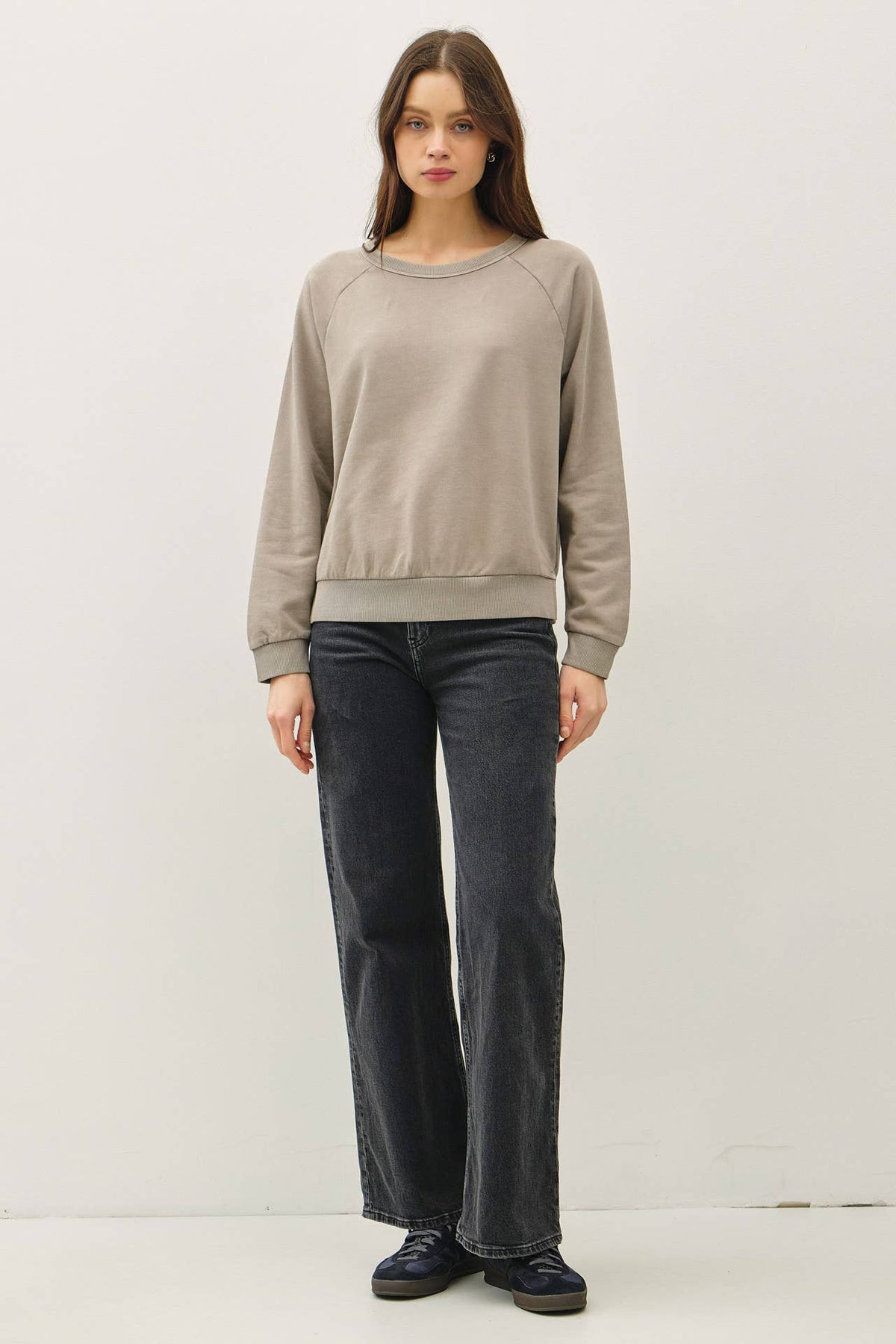 ACID WASH PULLOVER RAGLAN SWEATSHIRT