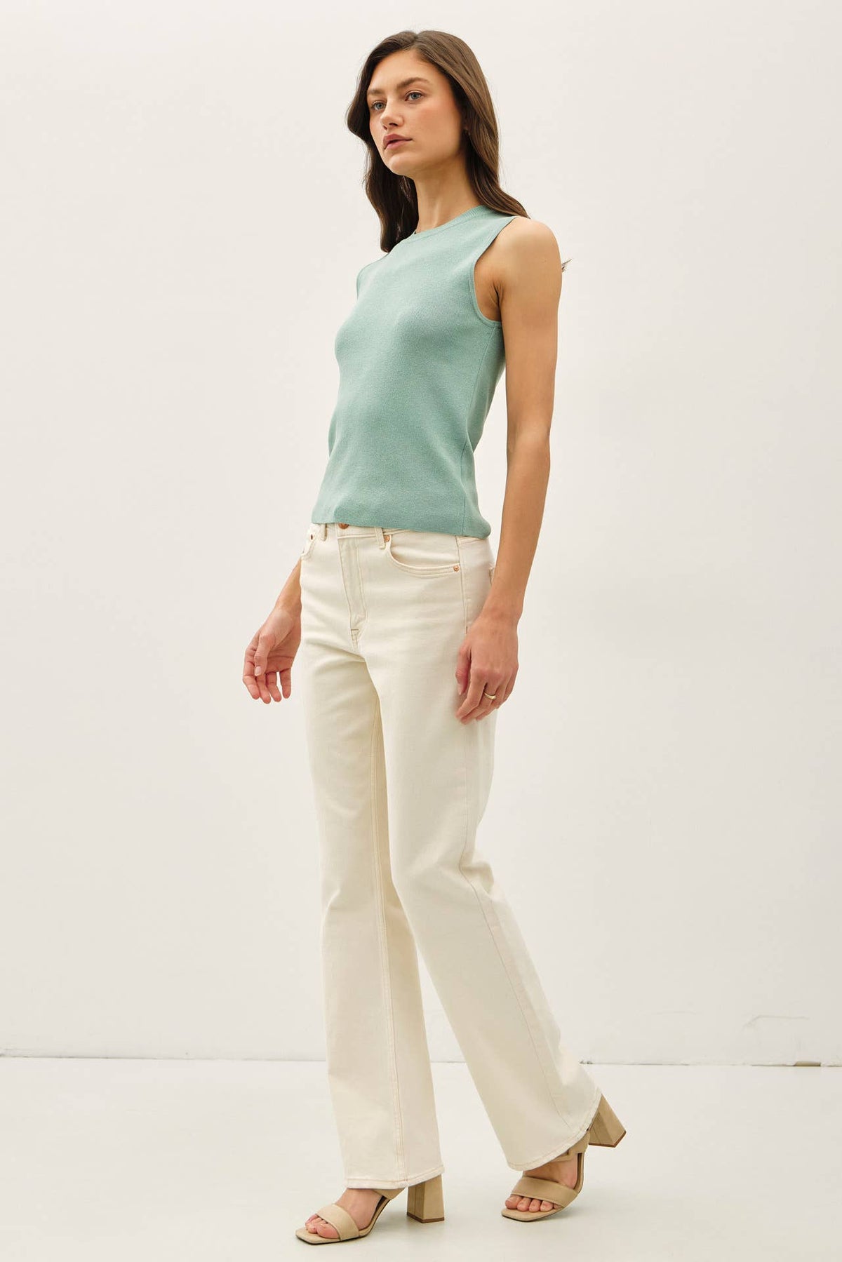 CLASSIC CREW NECK SLEEVELESS SLIM KNITTED TANK