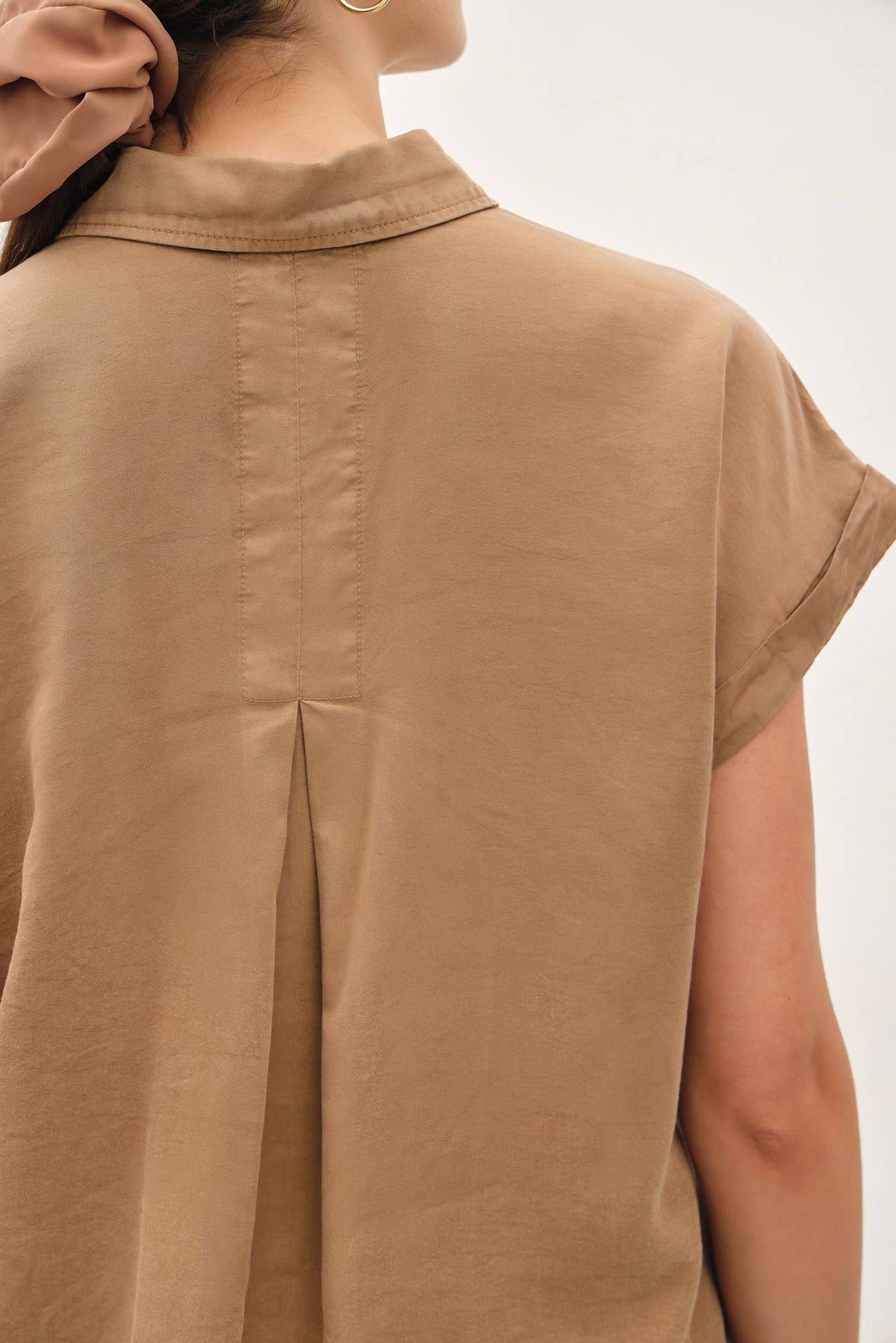 TENCEL SHORT DOLMAN SLEEVE BUTTON DOWN SHIRT