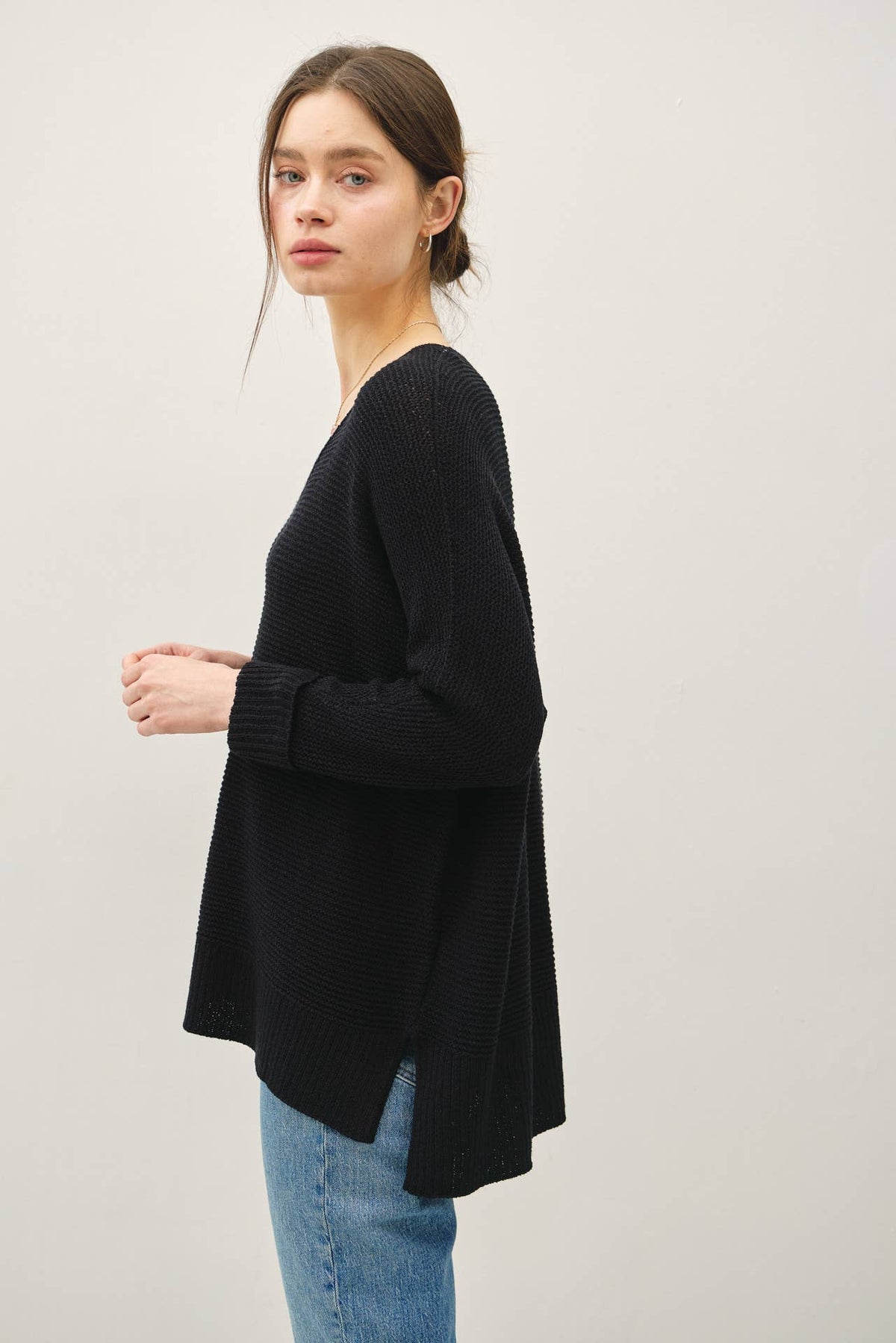 V-NECK DOLMAN SLEEVE W. ROLL CUFF SWEATER