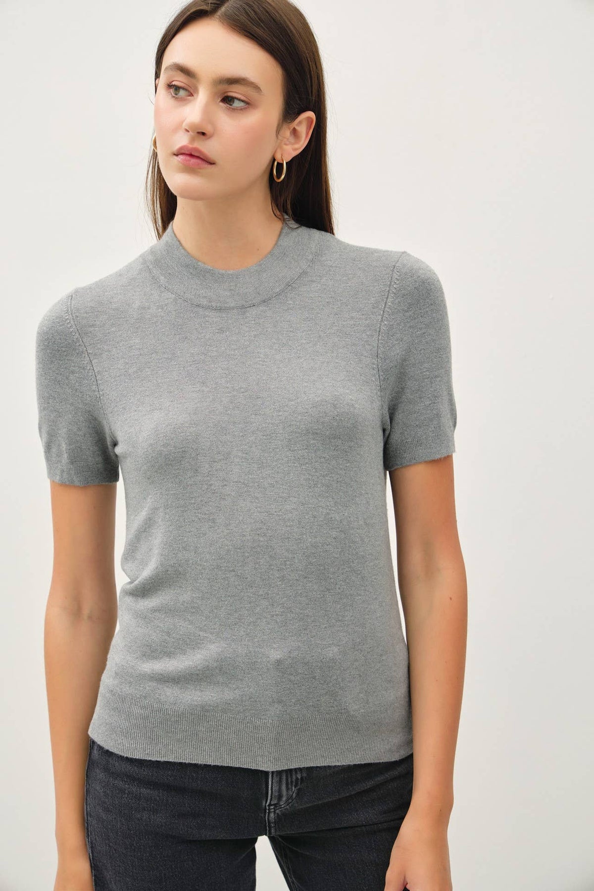 SHORT SLEEVE MOCK NECK SWEATER