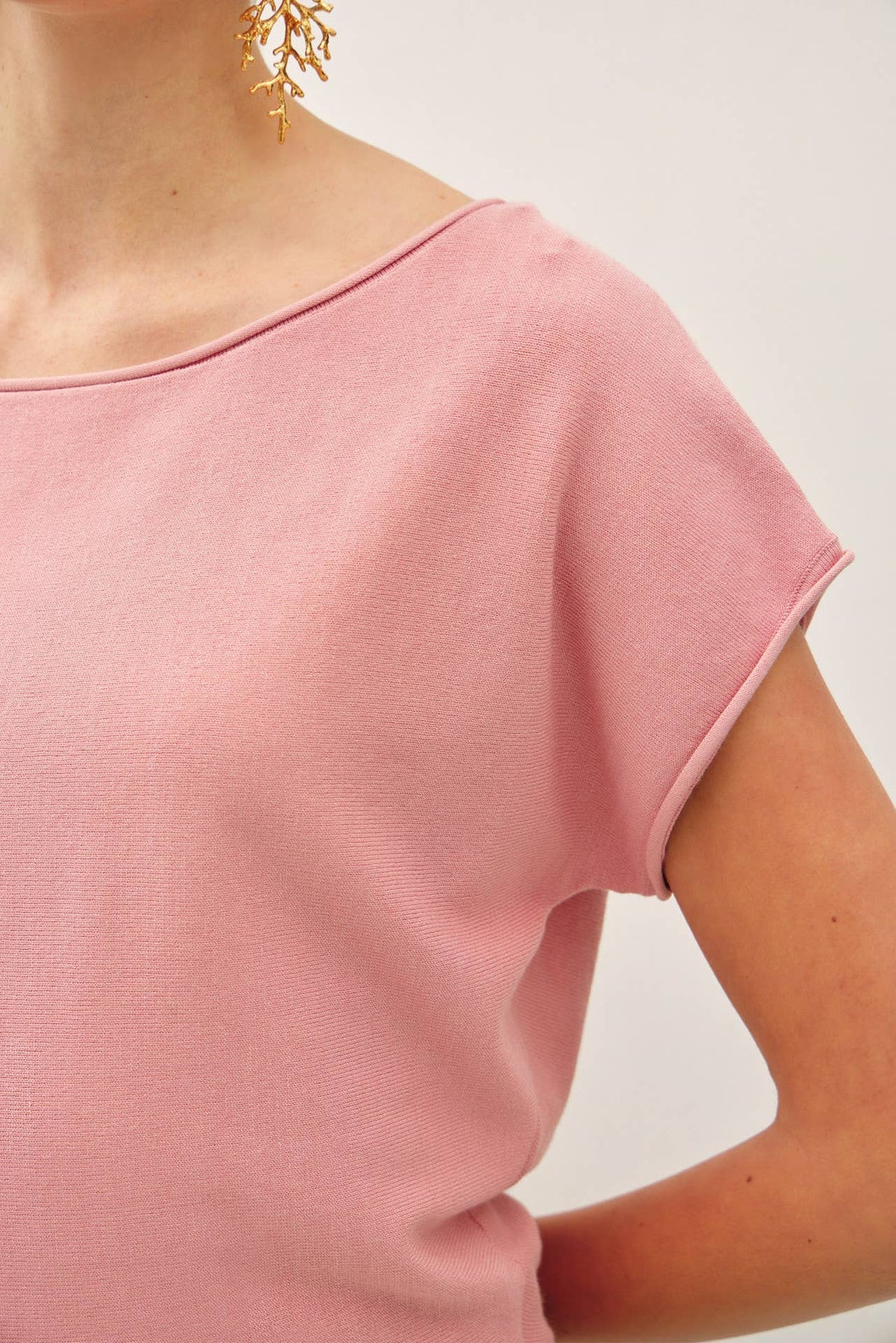 BOAT NECK CAP SLEEVE FINE SWEATER TOP