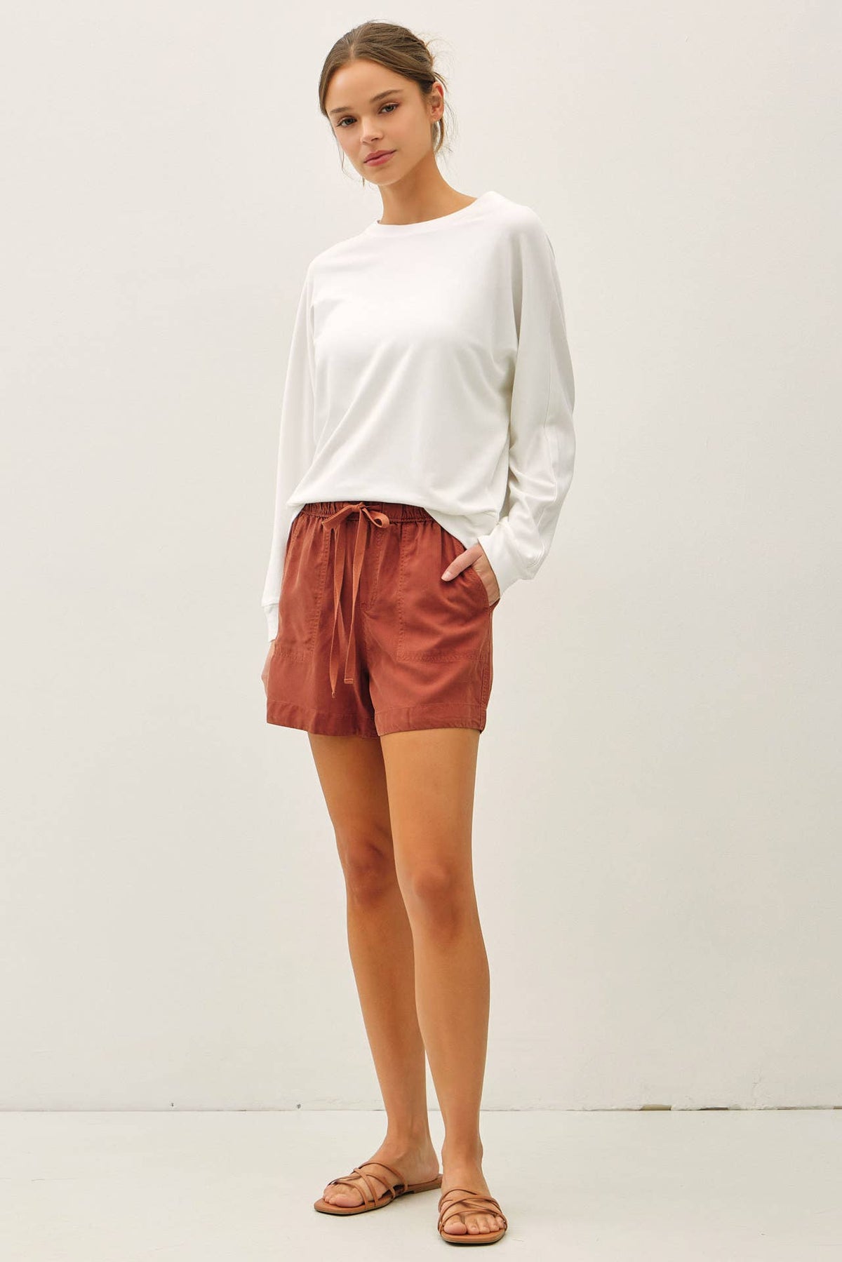 HIGH RISE PULL ON TENCEL SHORT