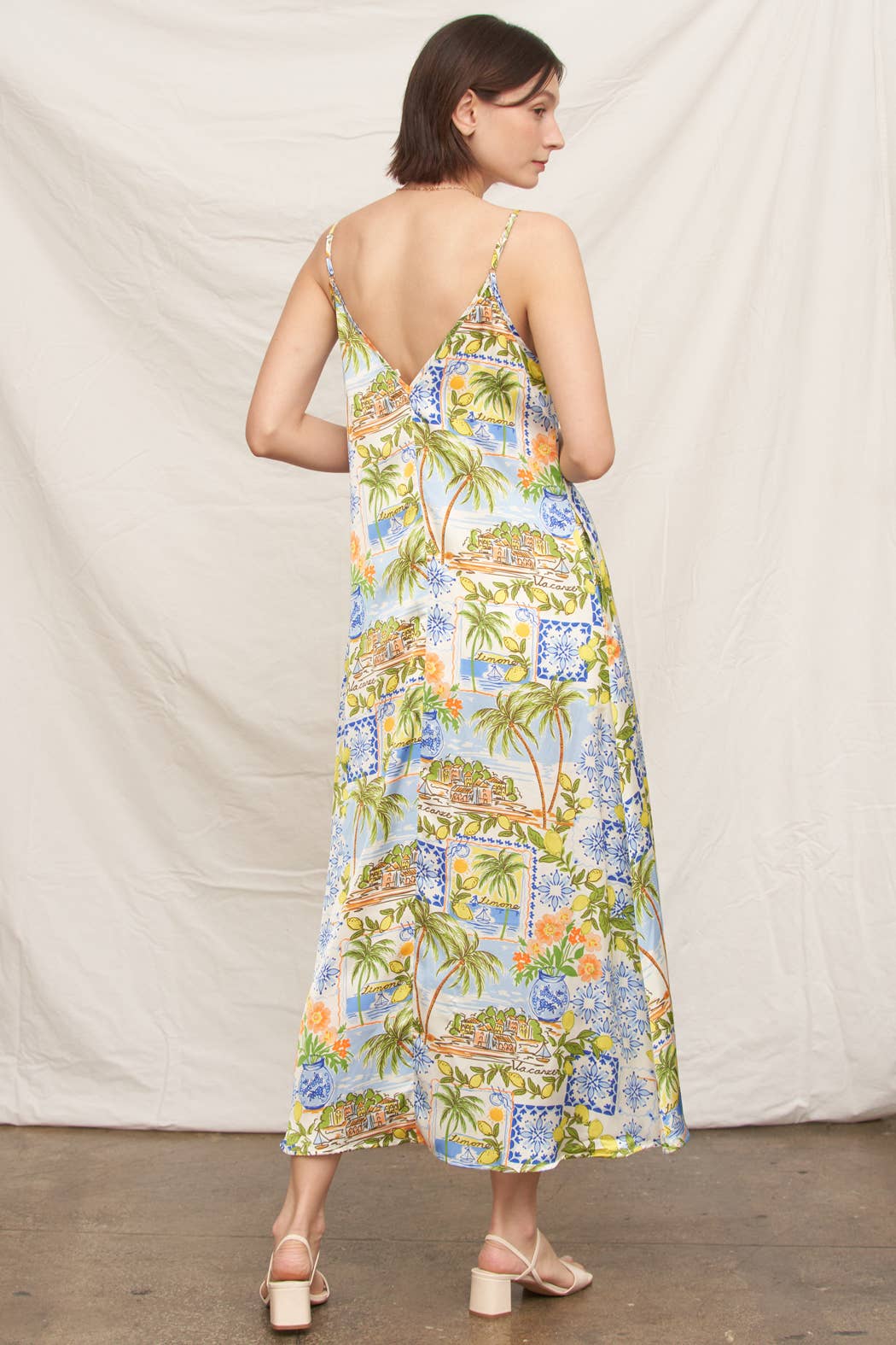 Sleeveless Tropical Print Maxi Dress