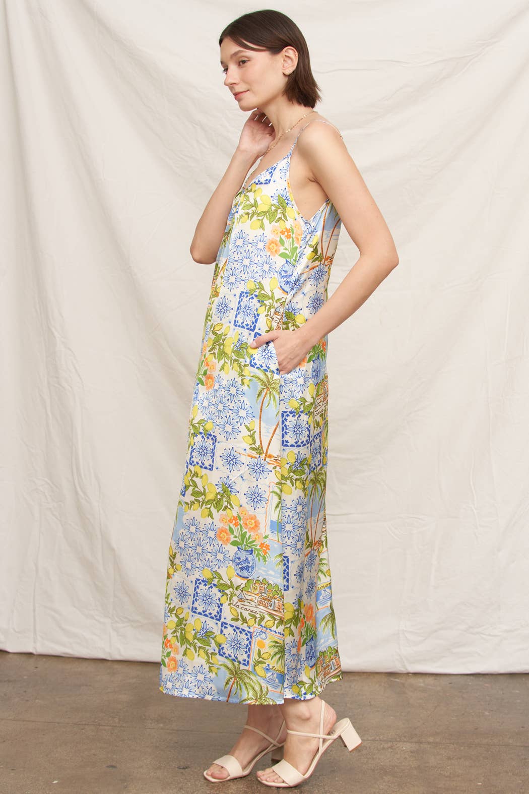 Sleeveless Tropical Print Maxi Dress
