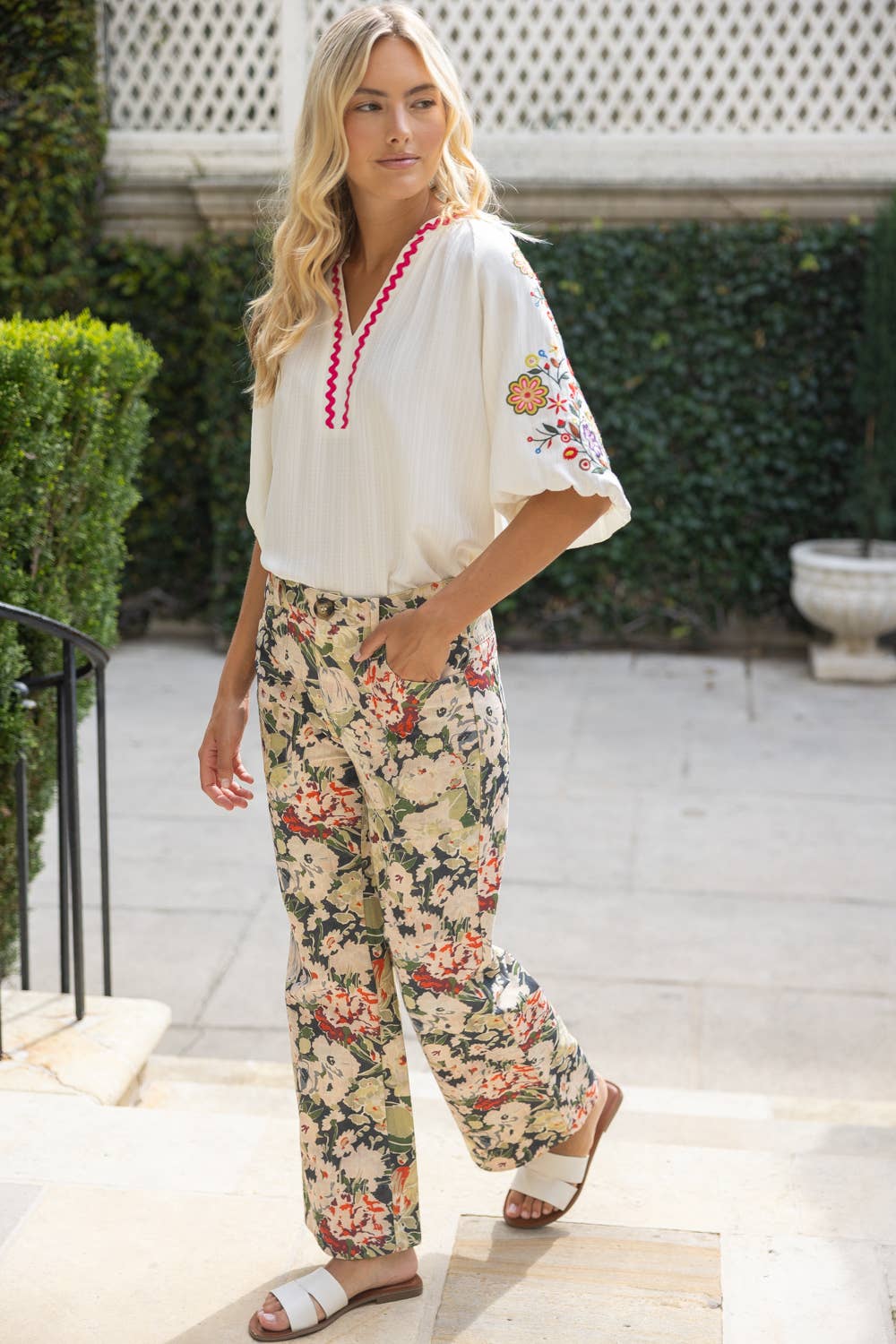 36862 Front and Back Pocket Floral Print Pants