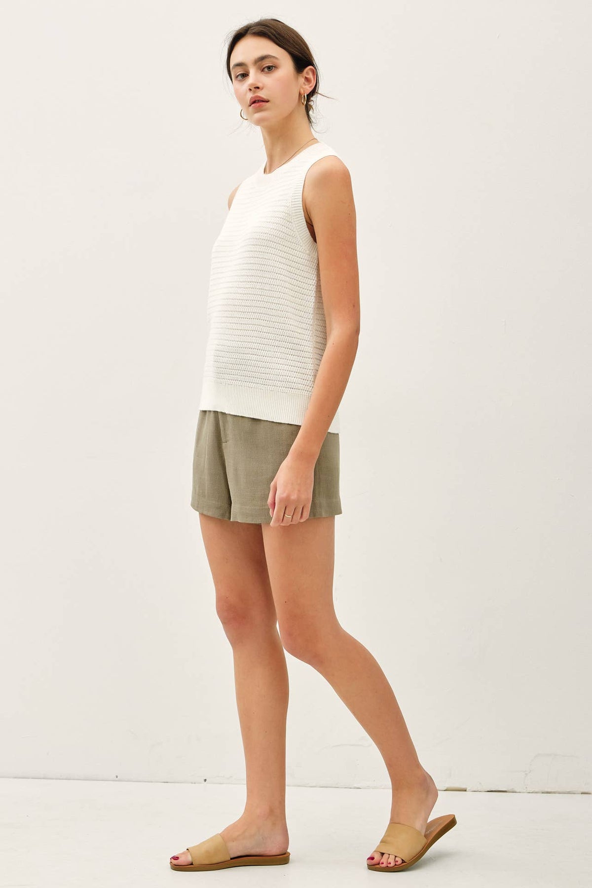 ROUND NECK RELAXED FIT RIB SWEATER TANK