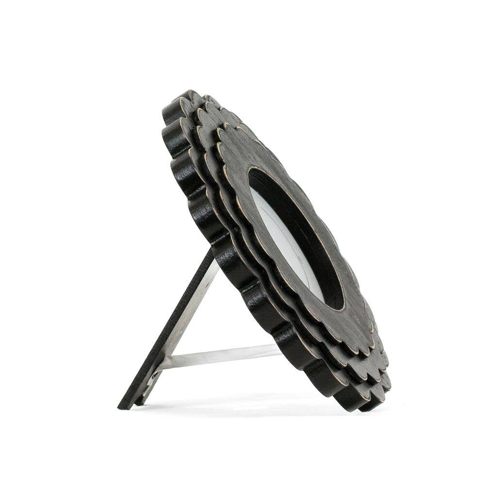 12089 - 8x8x1 wood scallop photo frame (ROUND) bk (4x4)