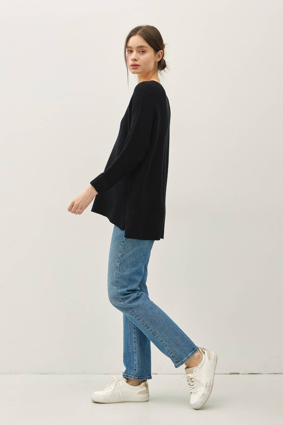 V-NECK DOLMAN SLEEVE W. ROLL CUFF SWEATER