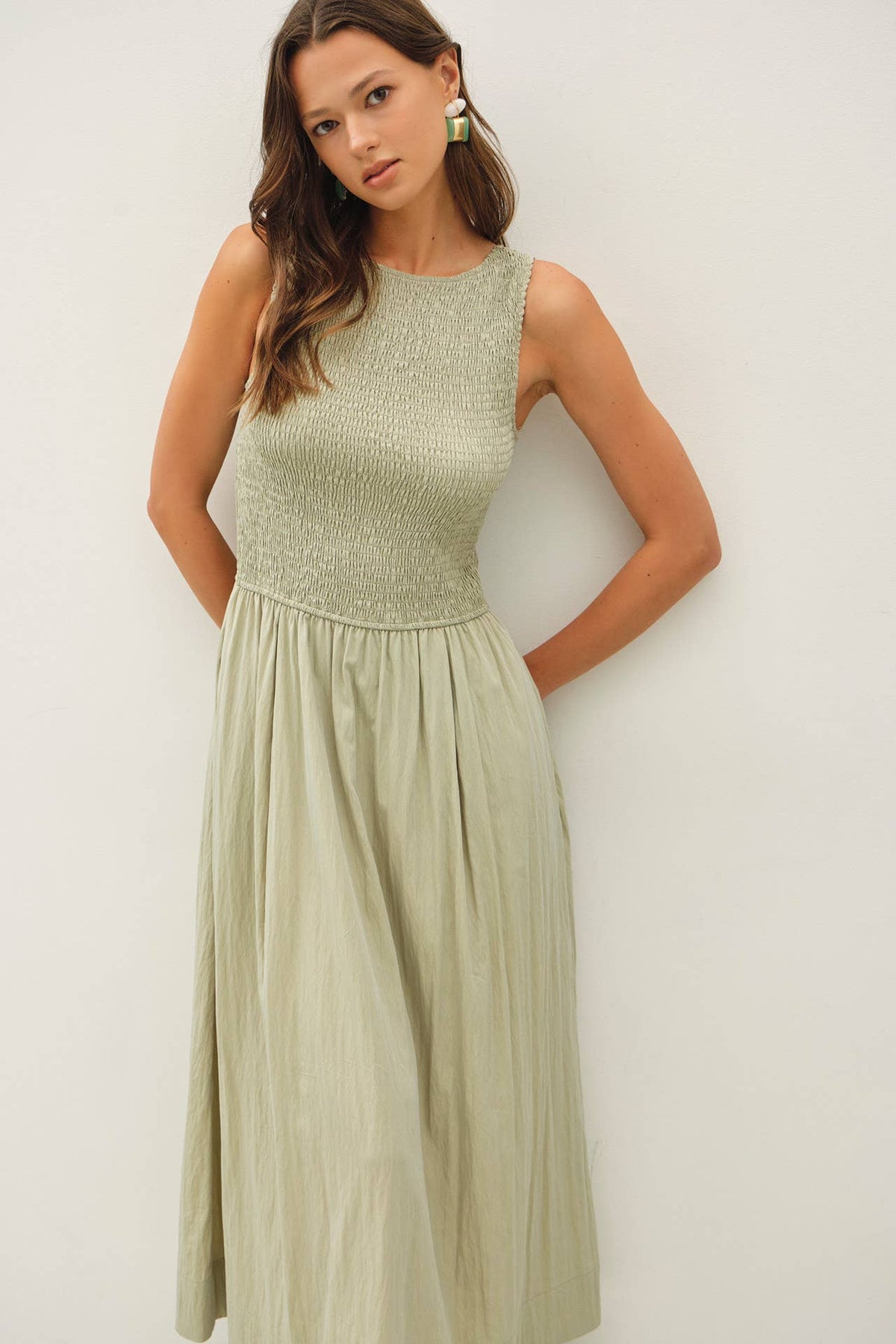 SMOCKED BODICE BOATNECK TANK MIDI DRESS