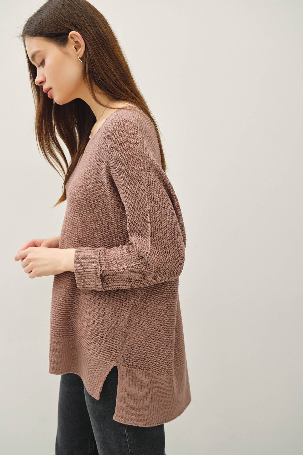 V-NECK DOLMAN SLEEVE W. ROLL CUFF SWEATER