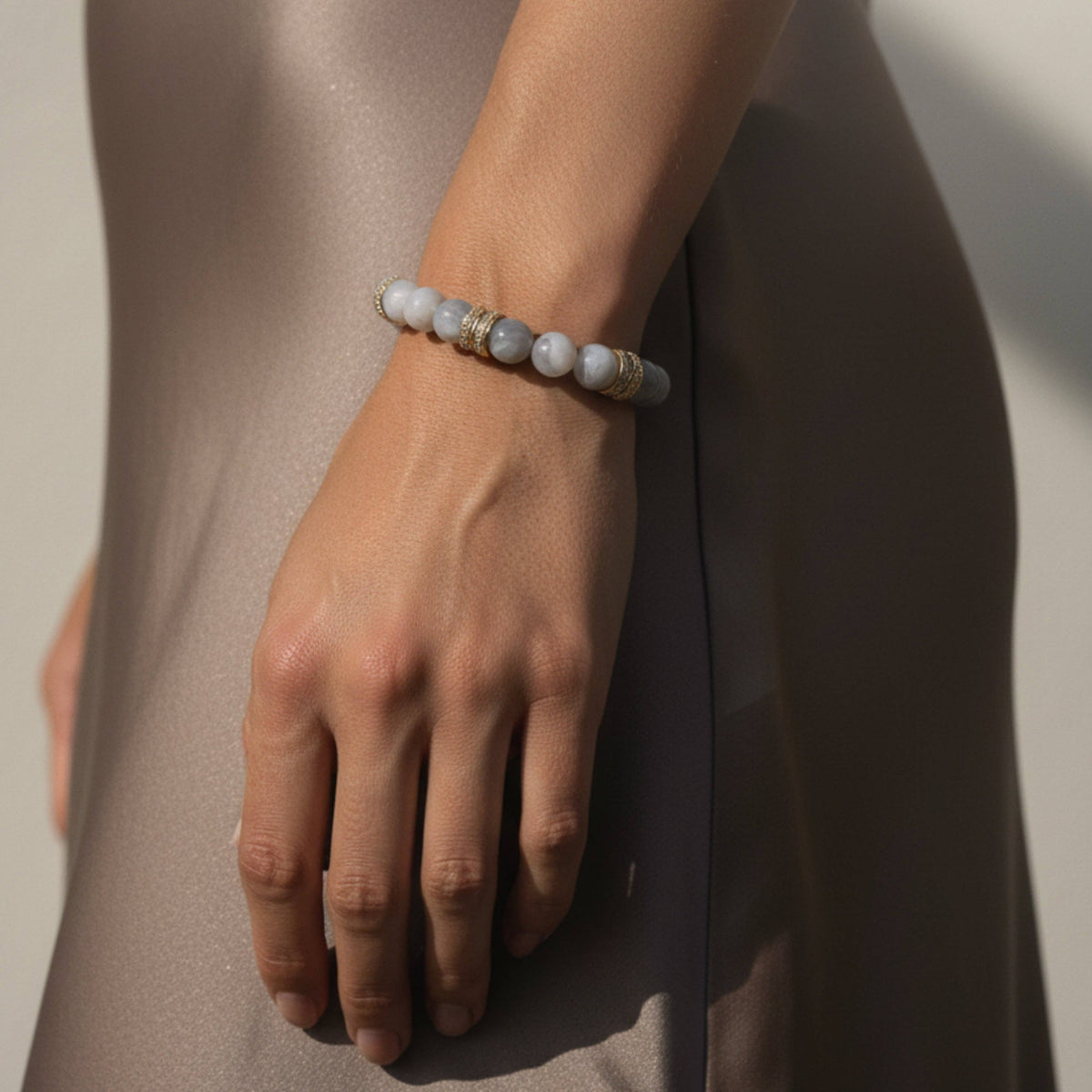 Gemstone Bracelet-10mm-Gray Agate