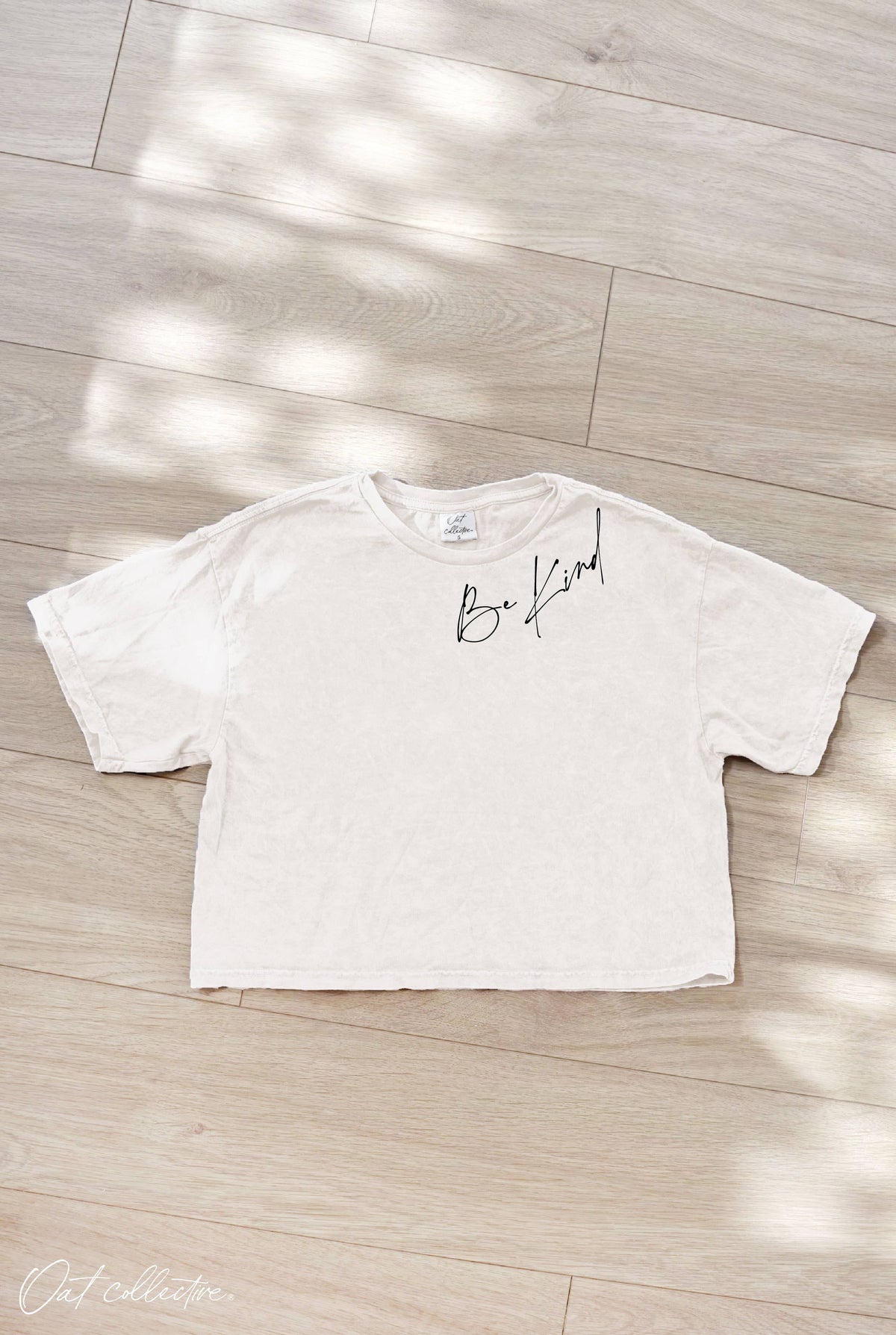 BE KIND Cropped Mineral Graphic Top