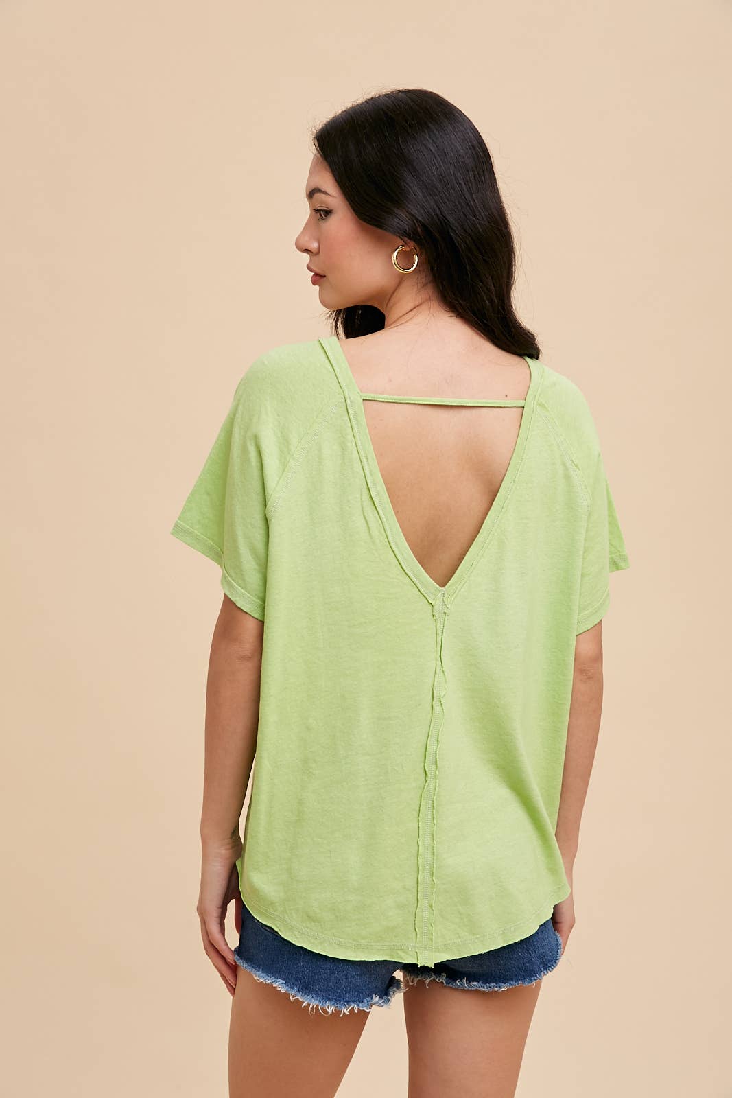 LINEN BLEND SCOOP NECK TEE