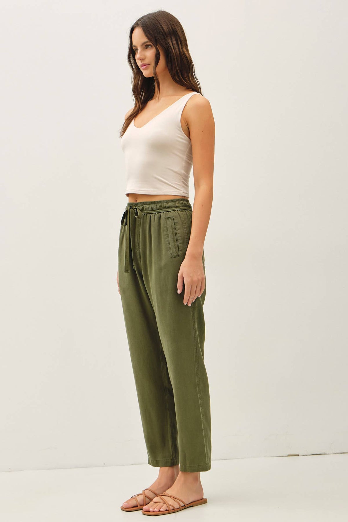 TENCEL BLEND TAPERED PANTS W/ ACCENT COLOR