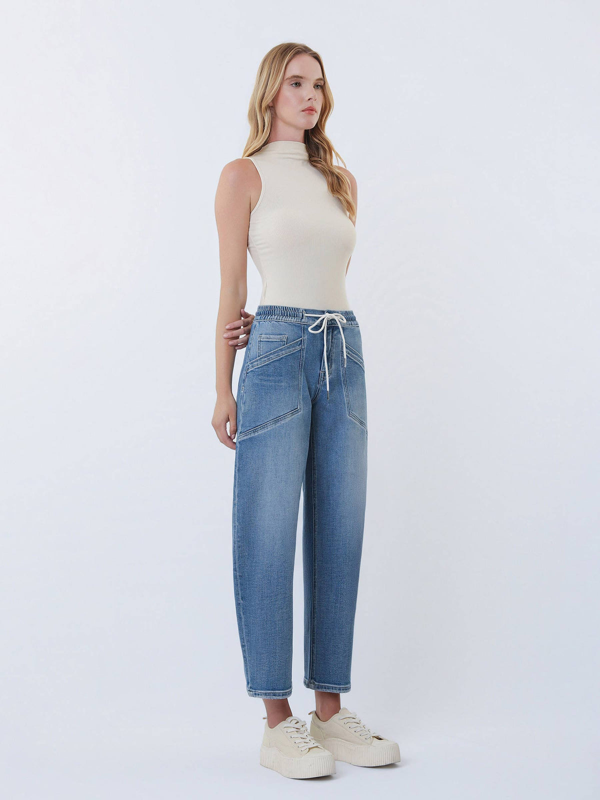 HIGH RISE ELASTIC WAISTBAND WIDE BARREL JEANS V3648