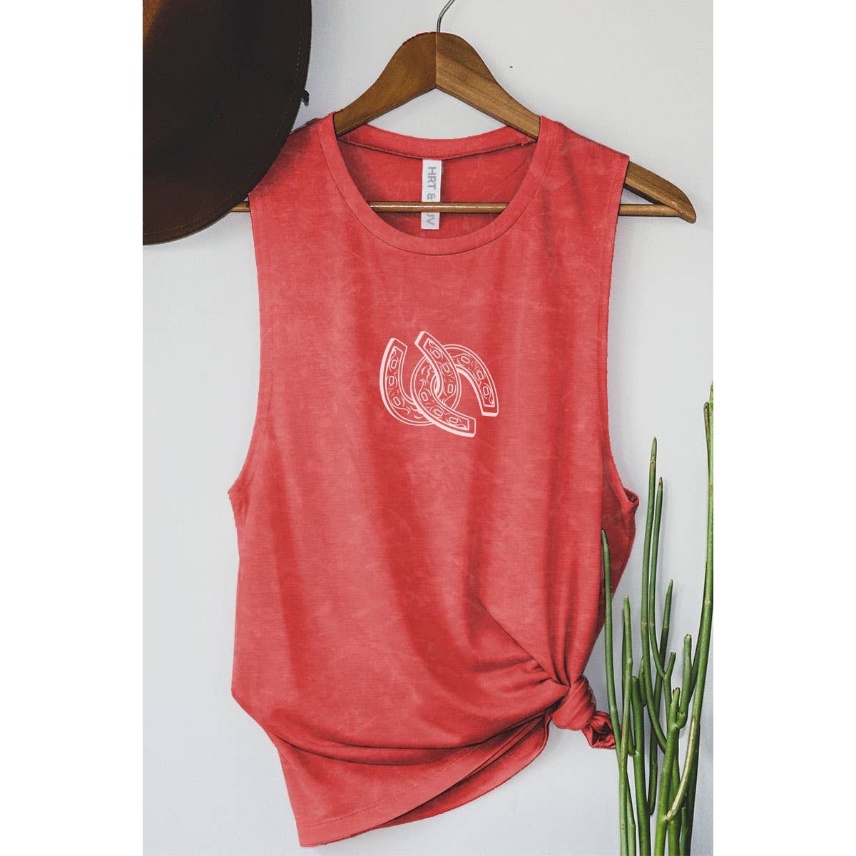 HORSESHOE GRAPHIC TANK TOP