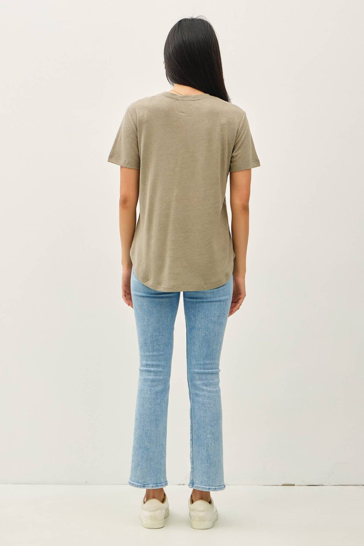 BASIC V-NECK SHORT SLEEVE T-SHIRT