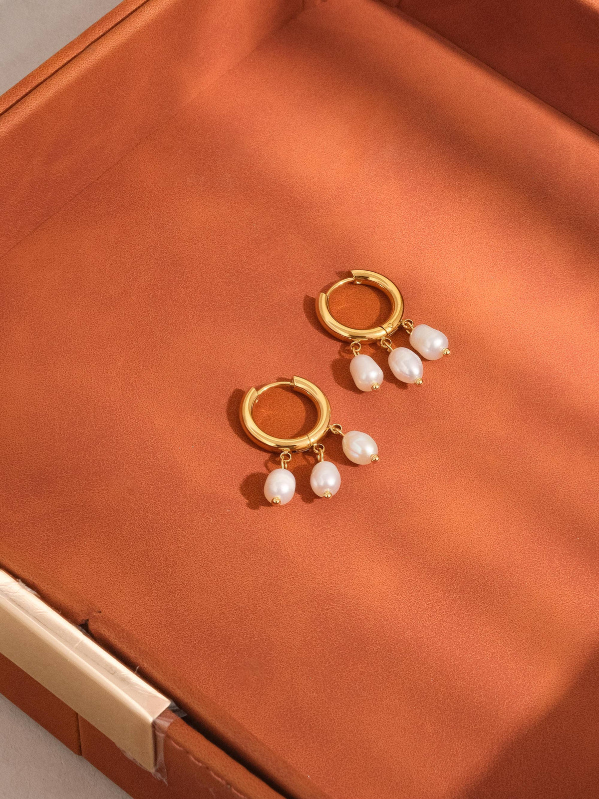 Séjour 18K Gold Non-Tarnish Petite Pearl Dangle Earring