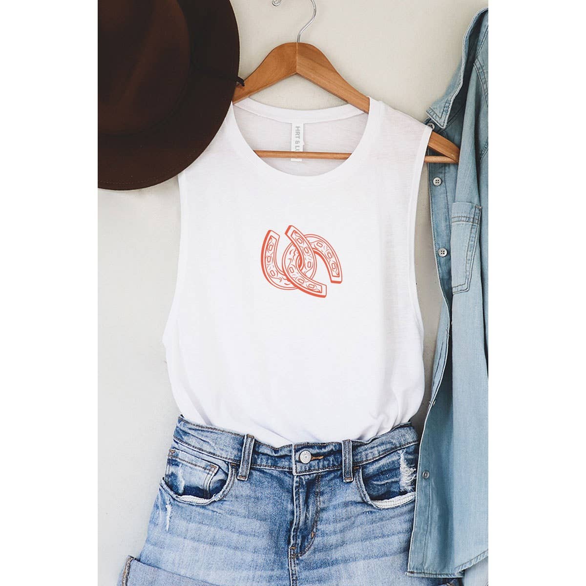 HORSESHOE GRAPHIC TANK TOP