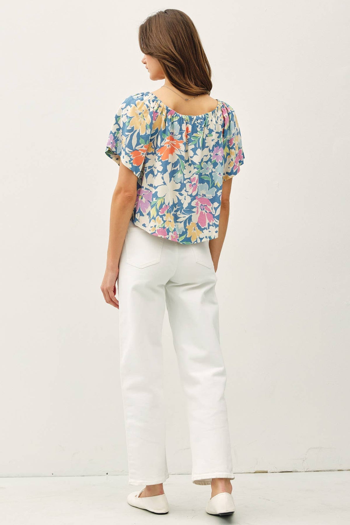 CROPPED SCOOP NECK FLORAL TOP