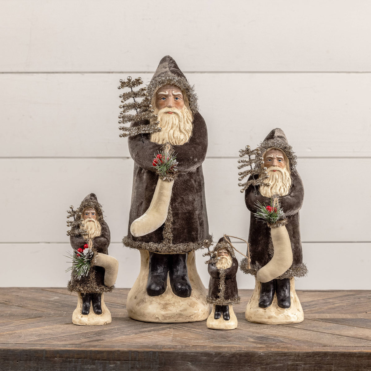 CHARCOAL VELVET BELSNICKLE ORNAMENT