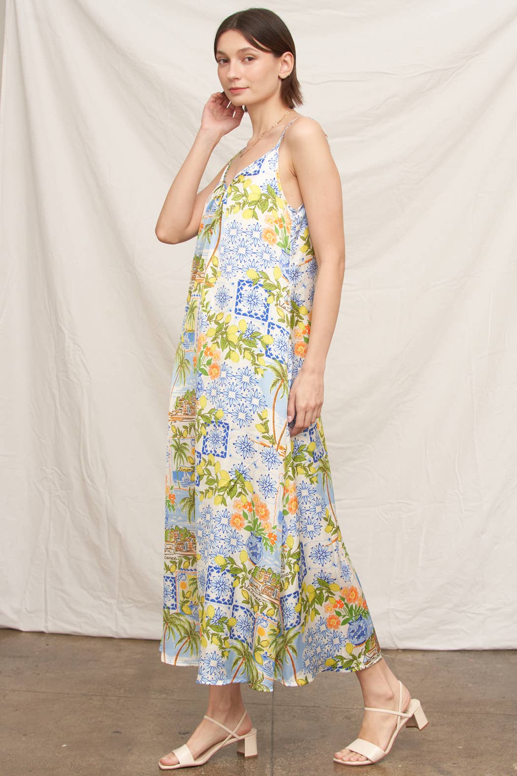 Sleeveless Tropical Print Maxi Dress