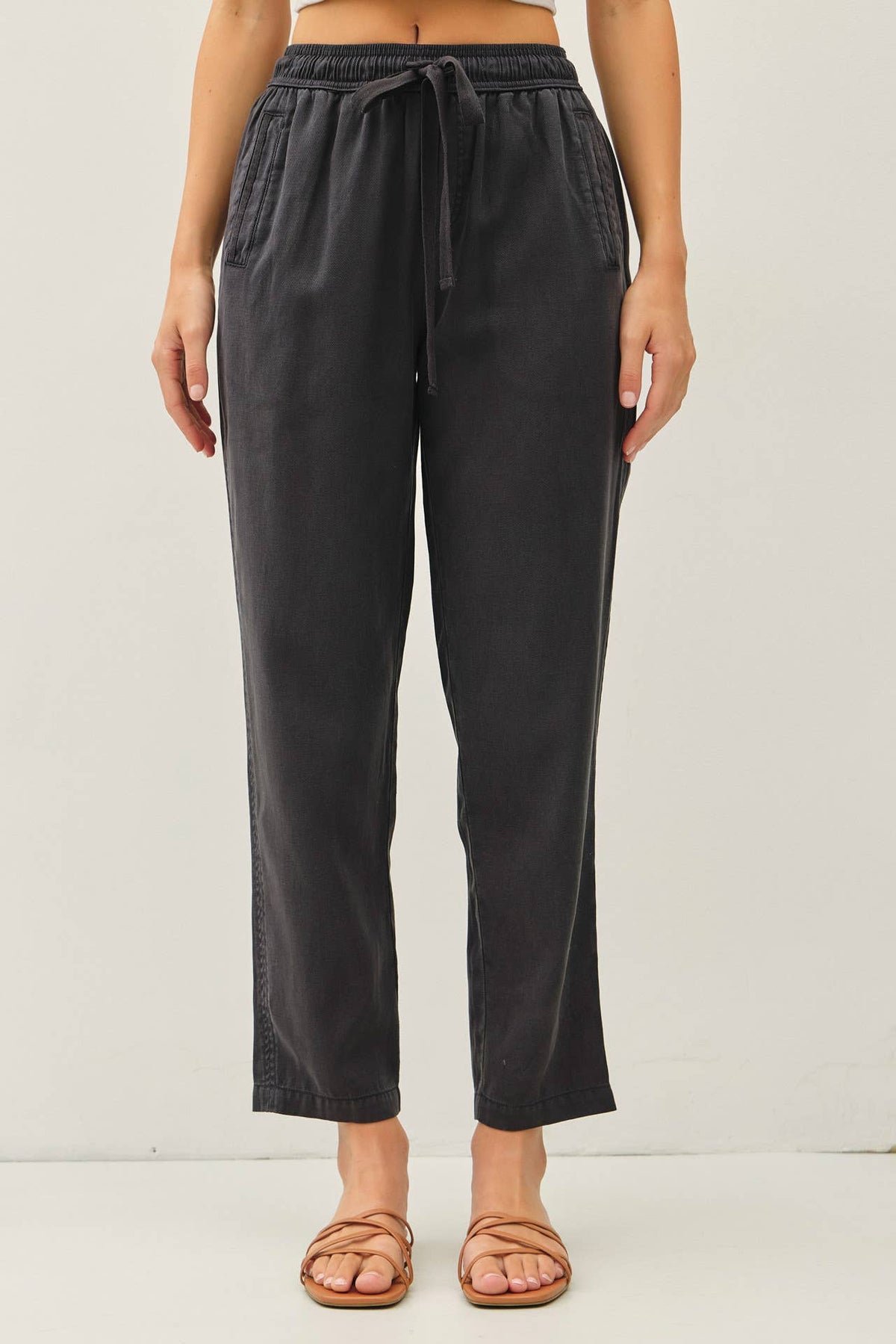 TENCEL BLEND TAPERED PANTS W/ ACCENT COLOR