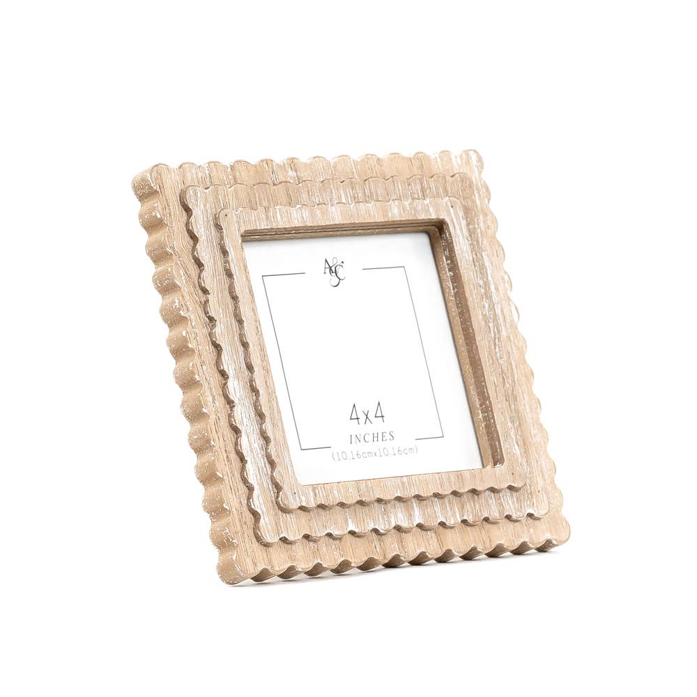 11848 - 6x6x1 wood photo frame (SCALLOP) ntrl/wh (4x4) pic