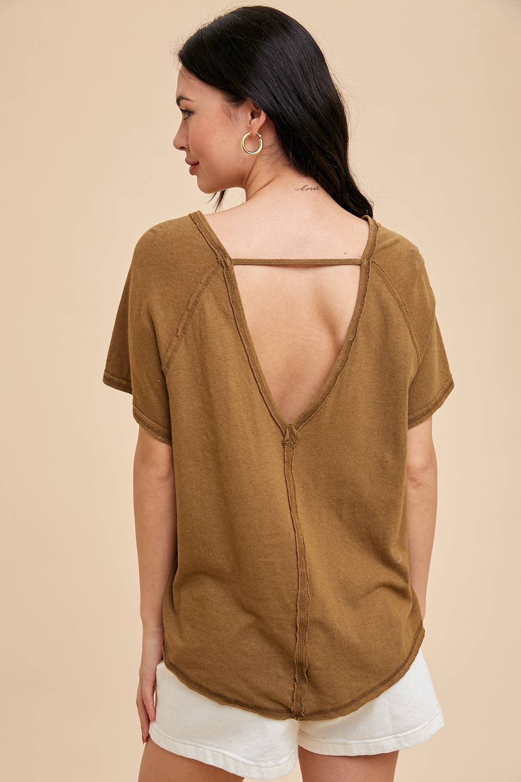 LINEN BLEND SCOOP NECK TEE