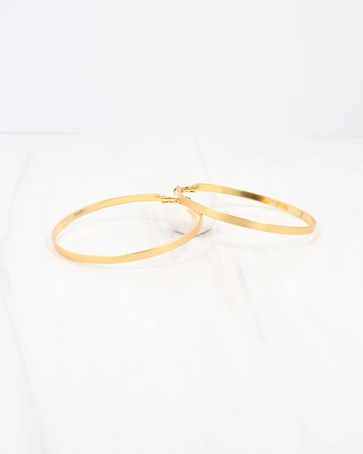 Rugby Latchback Hoop Earring WR Gold