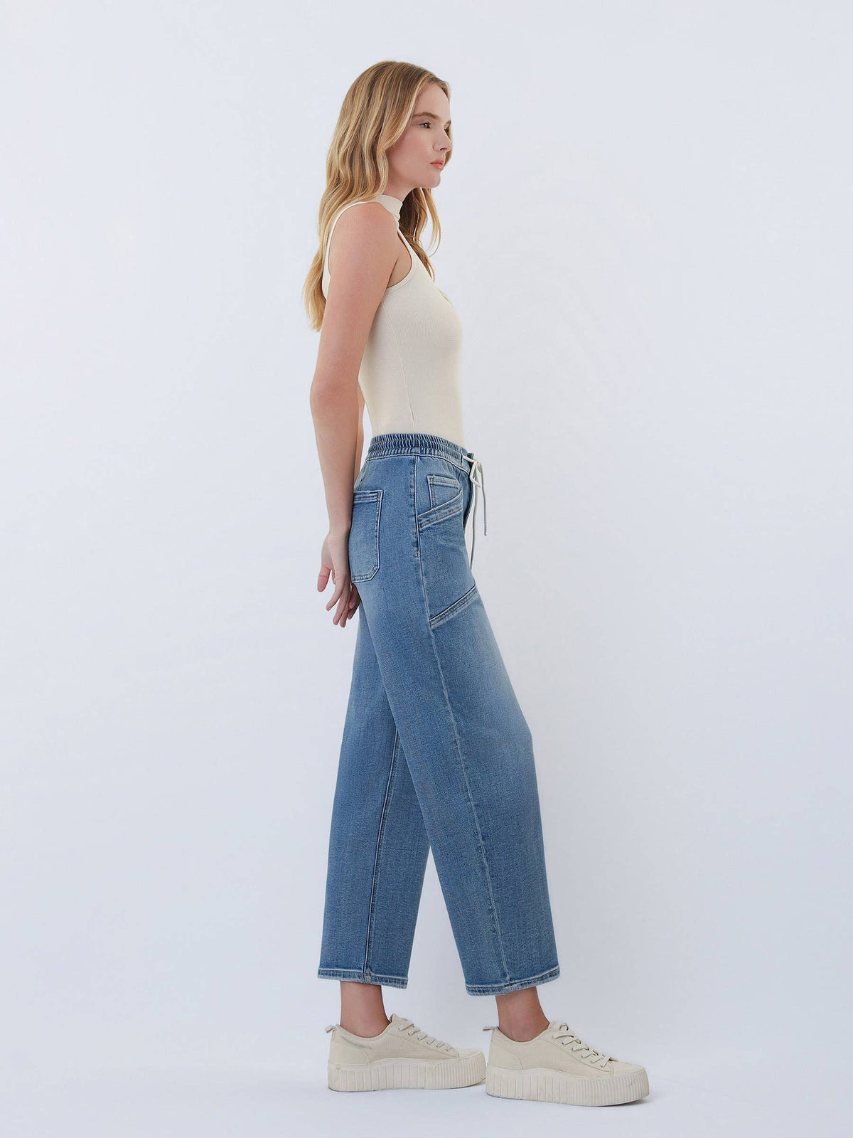 HIGH RISE ELASTIC WAISTBAND WIDE BARREL JEANS V3648