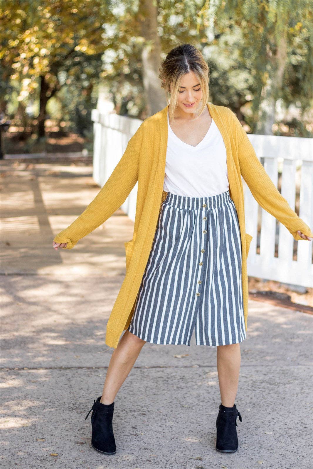 Waffle Knit Pocket Scarlet Cardigan | S-3X