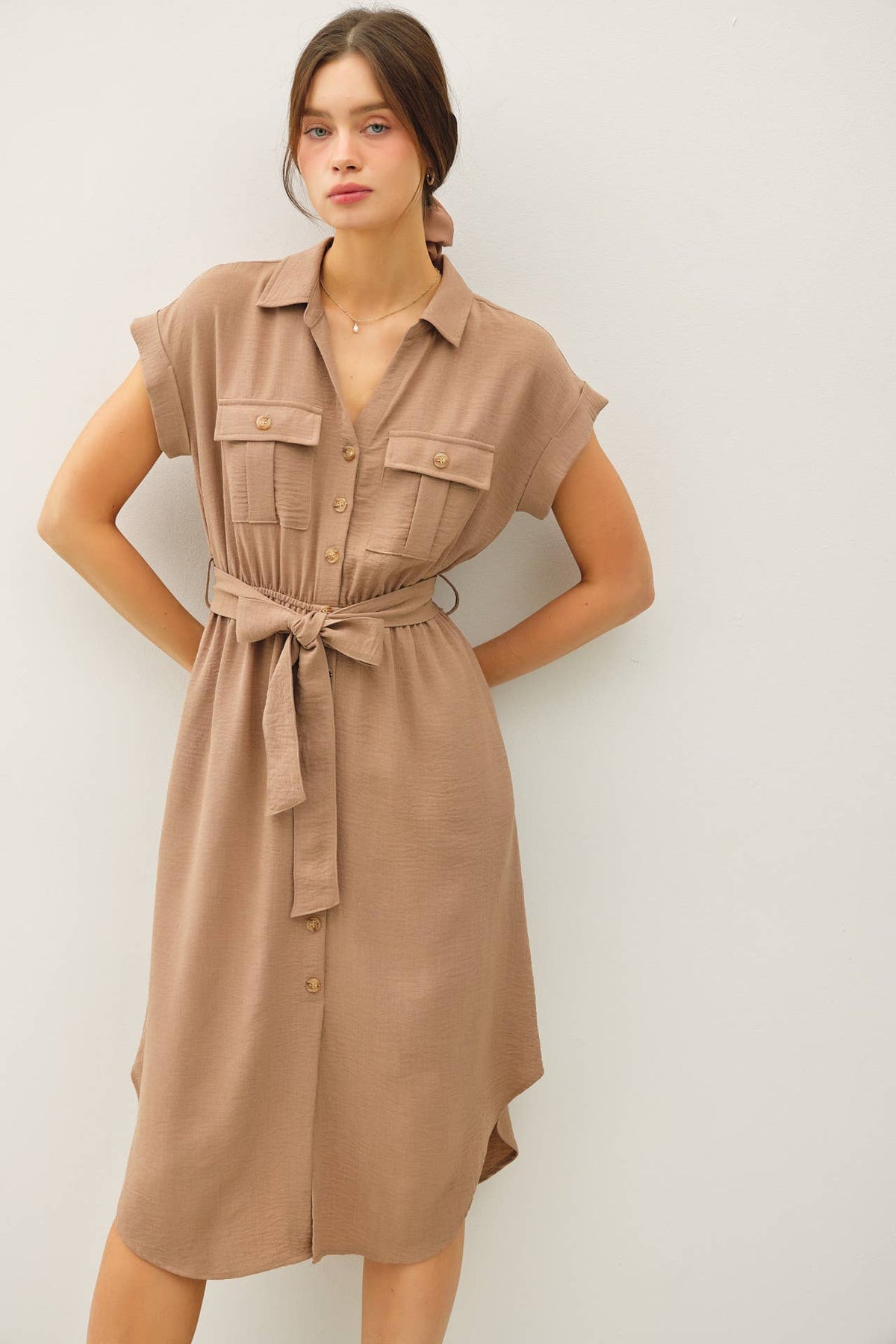 BUTTON UP SHORT SLEEVE MIDI DRESS W TIE