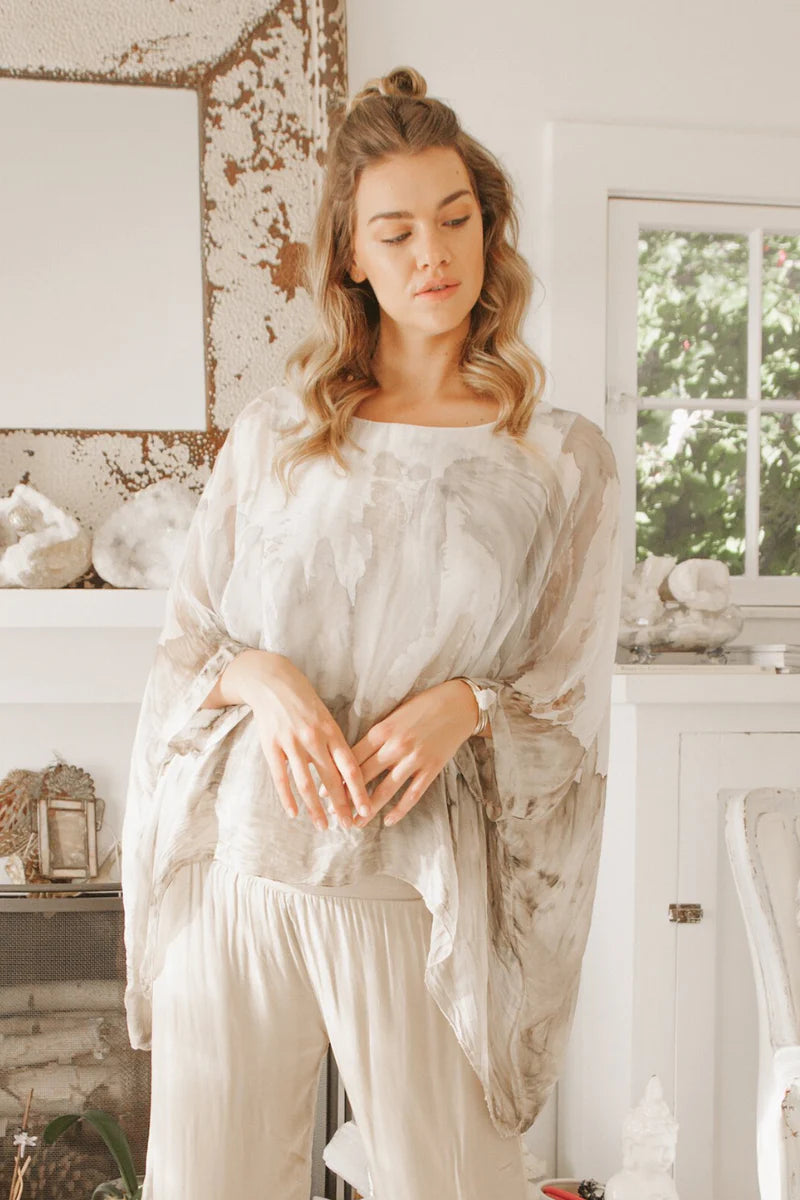 Scandal Italy Lav Top