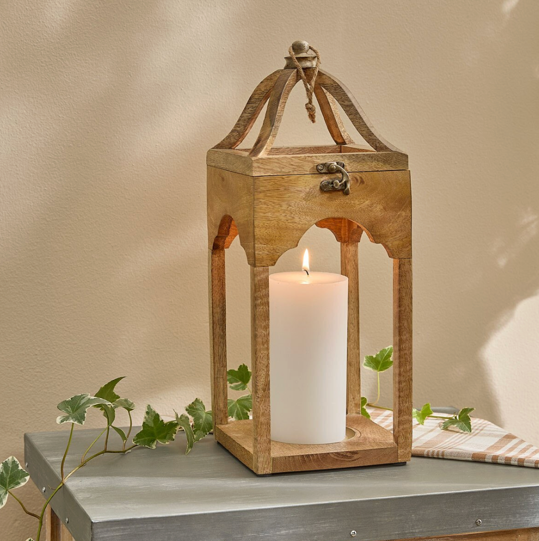 SCALLOPED WOOD LANTERN