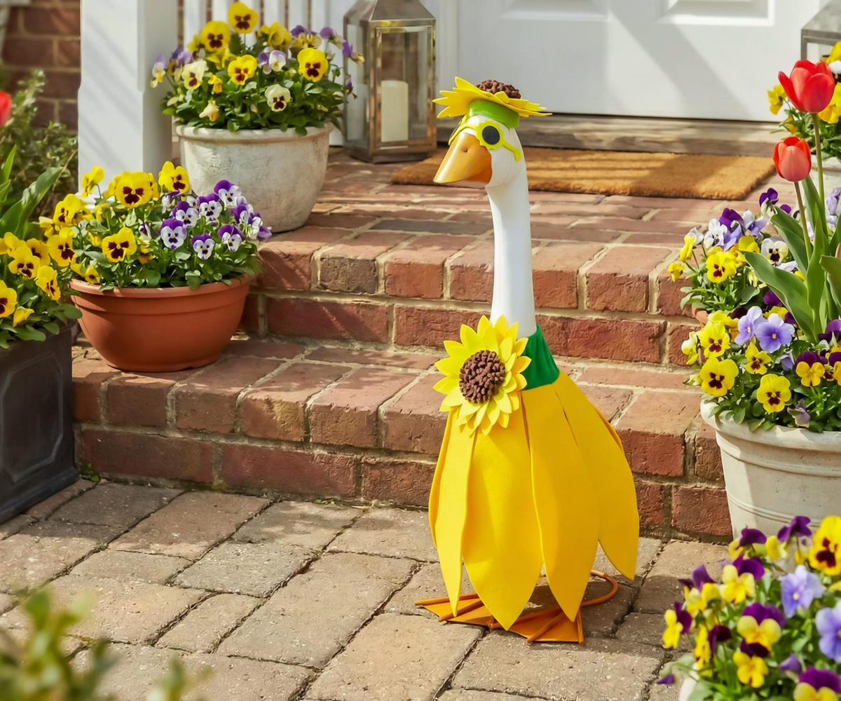 Giddy the Goose Outfit, Sunflower