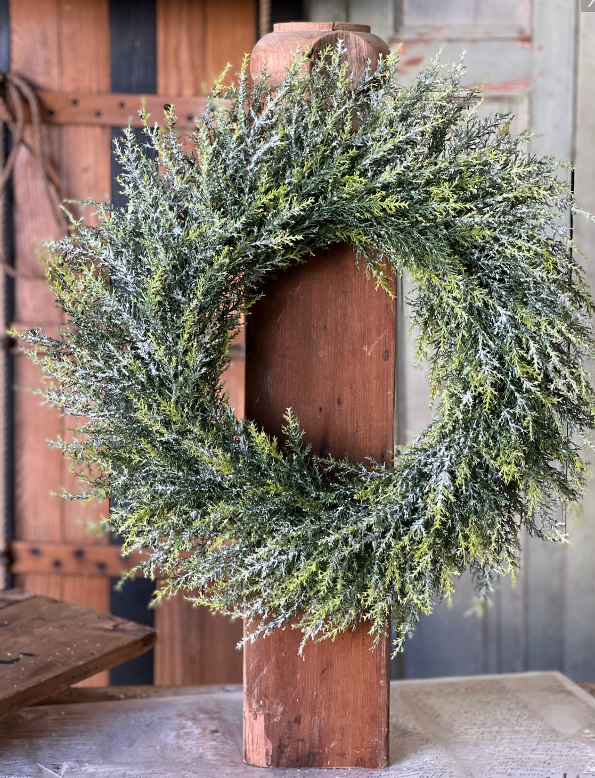 Glitzen Pine Wreath | 24