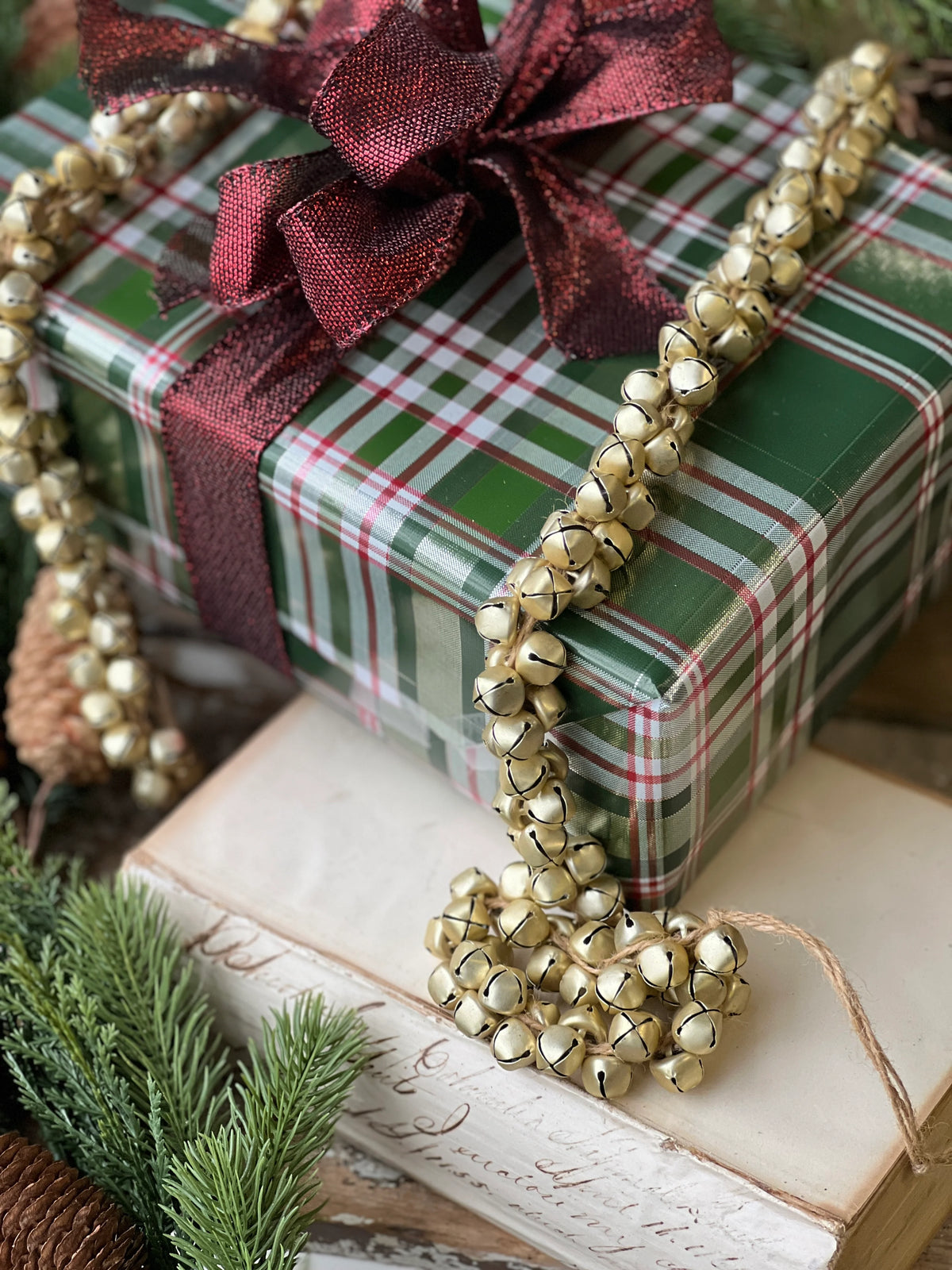 Jingle All The Way 4' Gold Garland