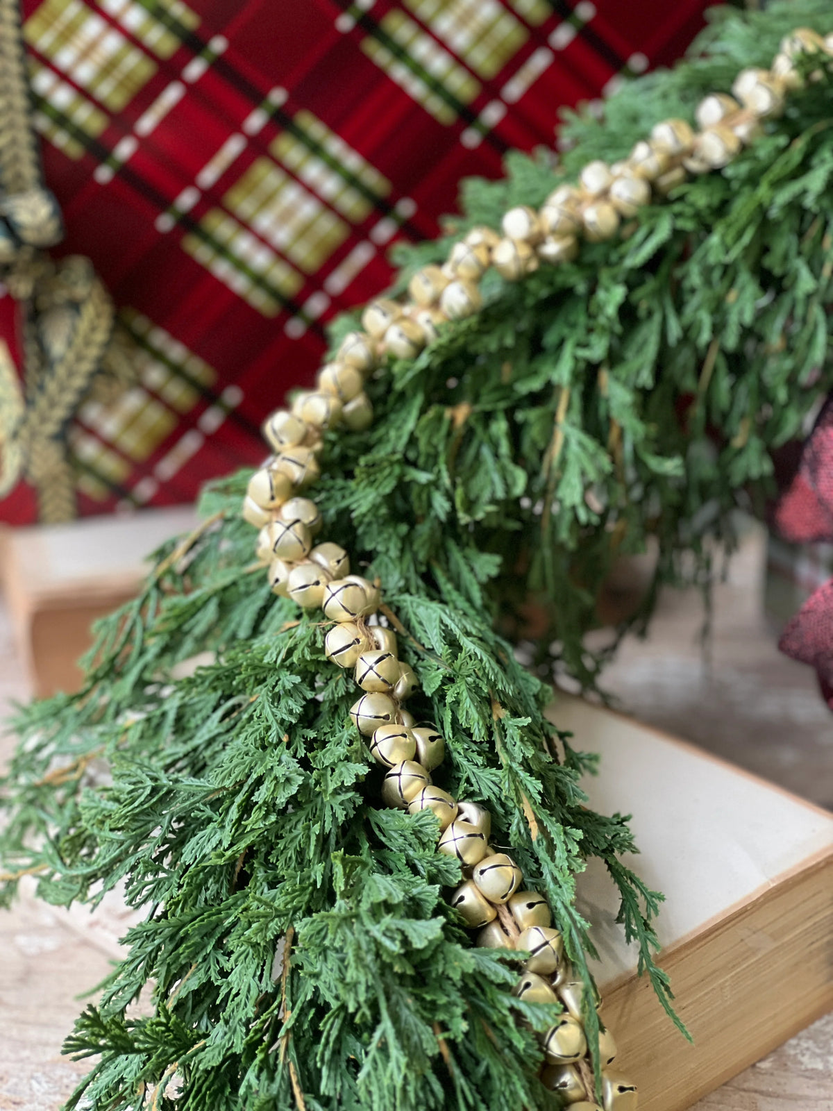 Jingle All The Way 4' Gold Garland
