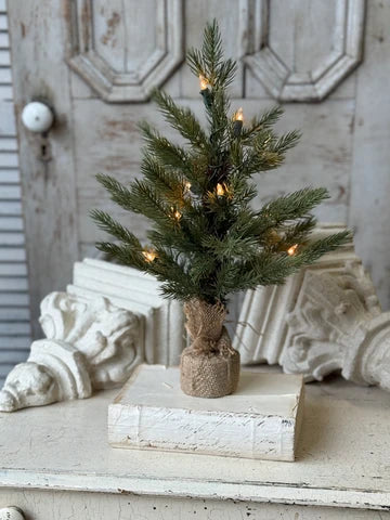 18" Stonington Tree with lights