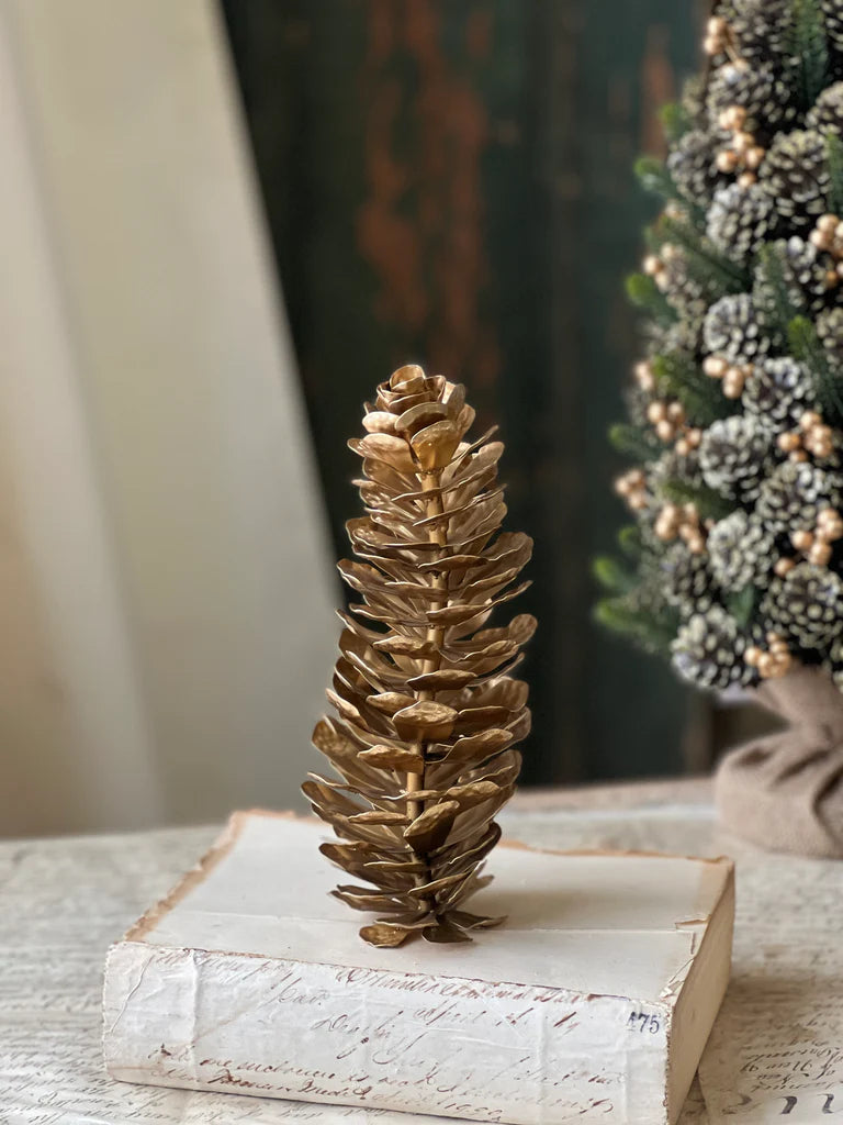 9" Epaulette Pinecone